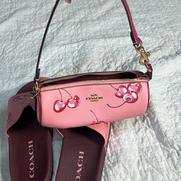 Matching coach set will sale separately - Picture 8 of 8